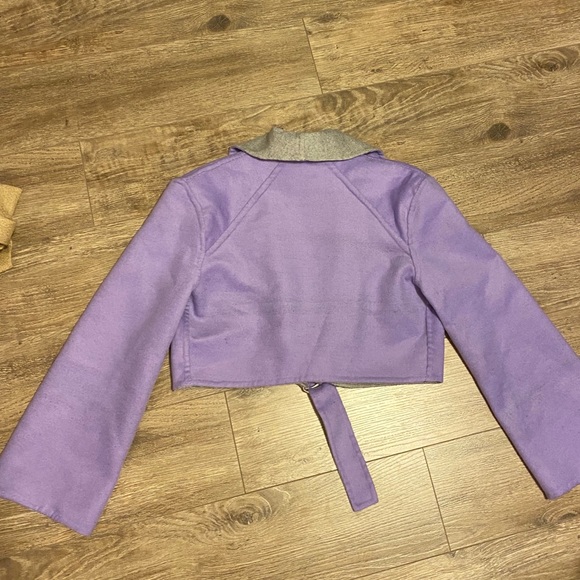 Designer cropped wool jacket with belt - Picture 2 of 6